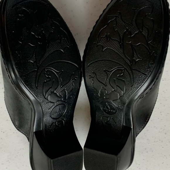 Clark Artisan Black Clogs - Picture 3 of 4